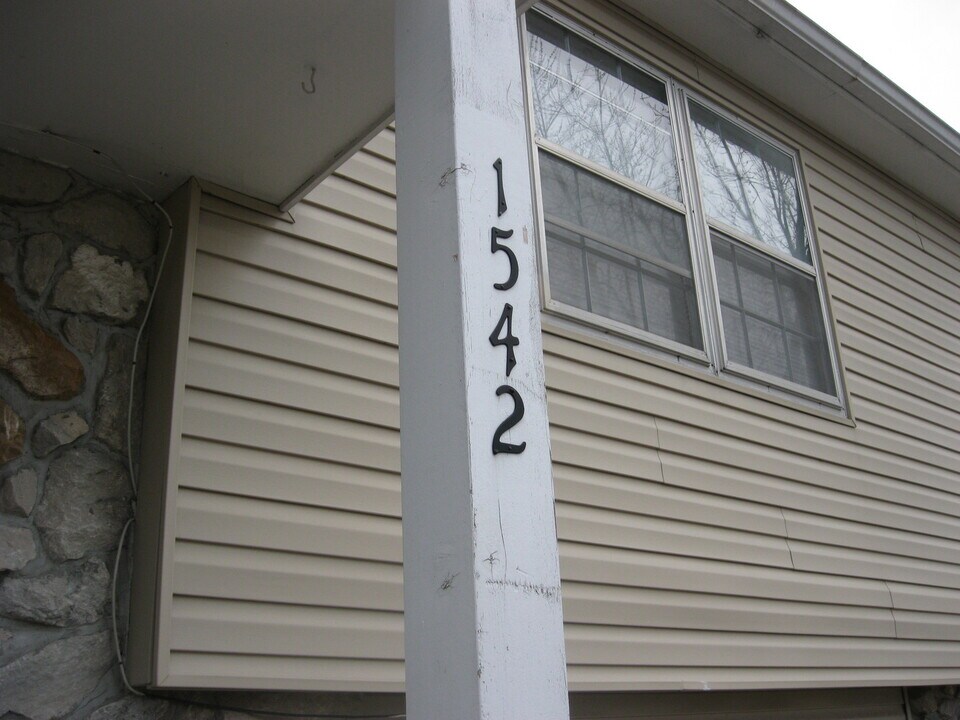 1542 S Sonora Dr in Columbia, MO - Building Photo