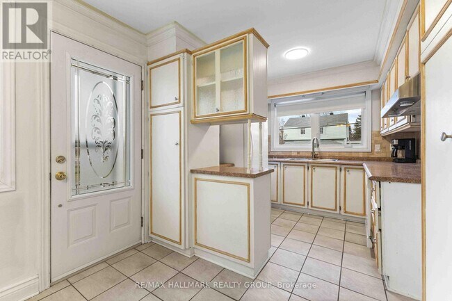 1320 St. Jean St in Ottawa, ON - Building Photo - Building Photo