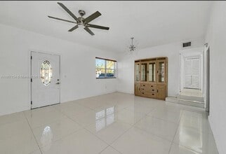 2902 NW 11th St in Miami, FL - Building Photo - Building Photo