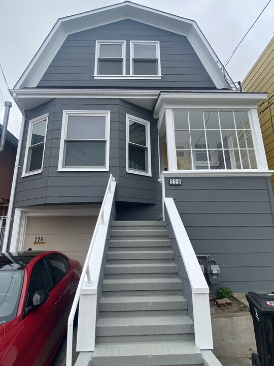 226 Jules Ave in San Francisco, CA - Building Photo