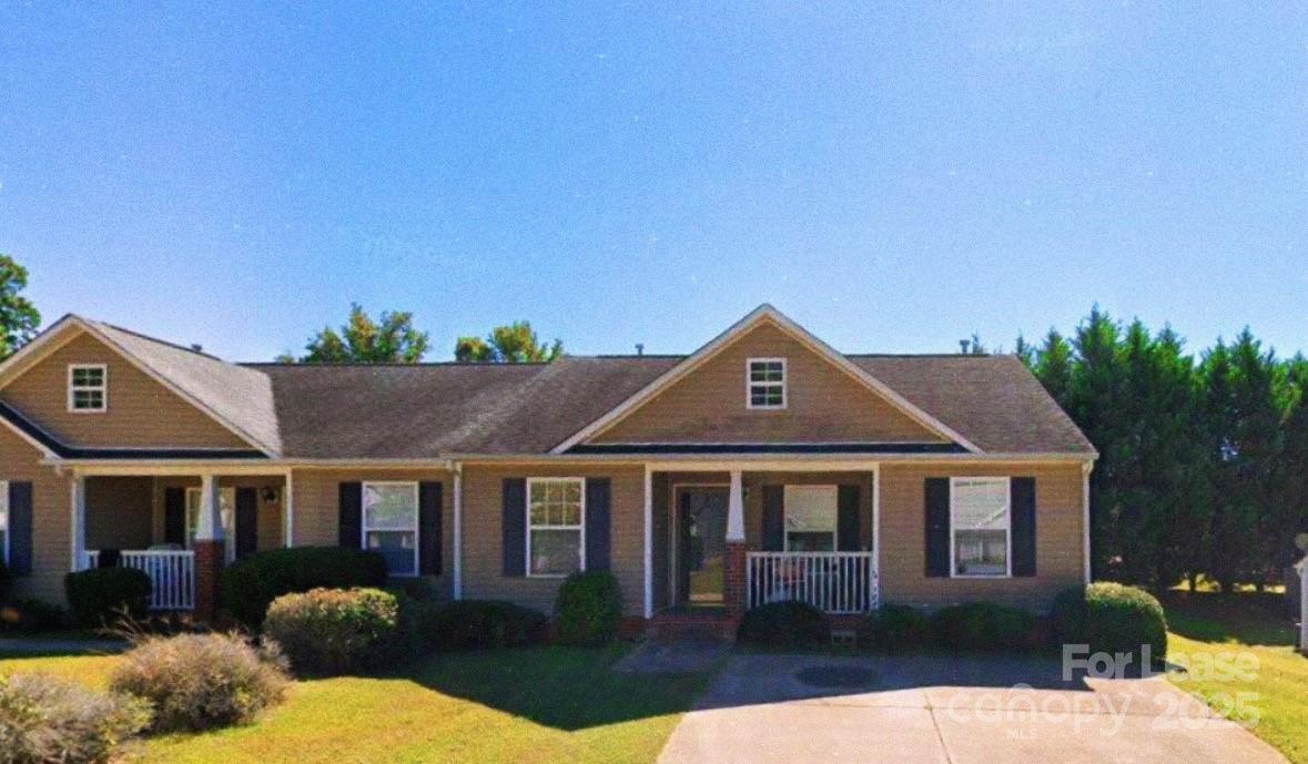 1356 Pampas Cir in Rock Hill, SC - Building Photo