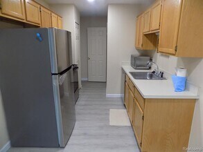 40043 Crosswinds Rd in Novi, MI - Building Photo - Building Photo