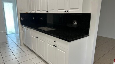 21240 NE 9th Ct in Miami, FL - Building Photo - Building Photo