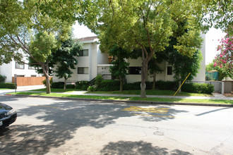 611 S 6th St in Burbank, CA - Building Photo - Building Photo