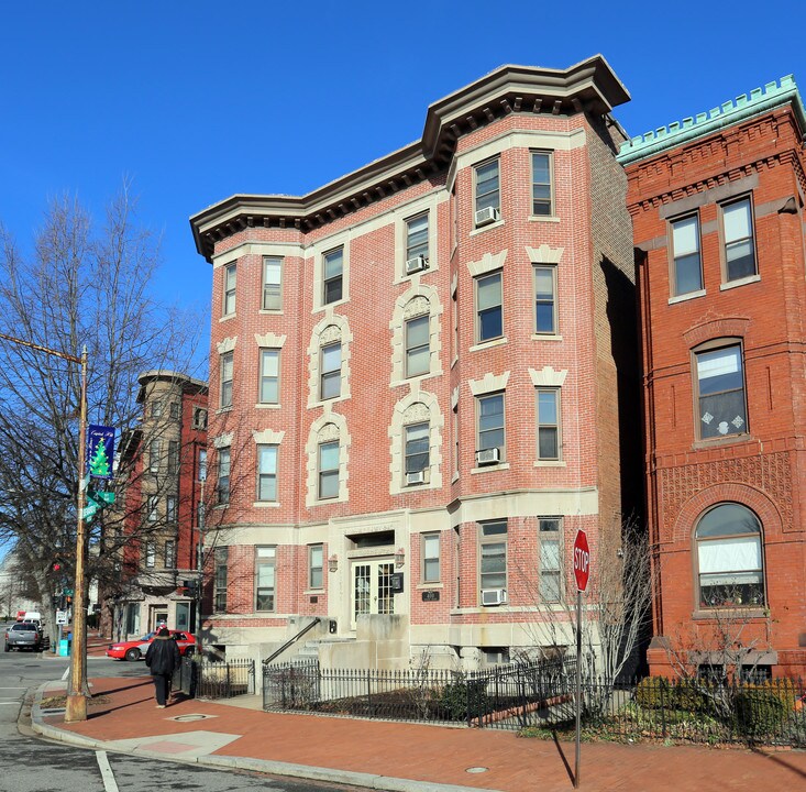 400 Seward Sq SE in Washington, DC - Foto de edificio