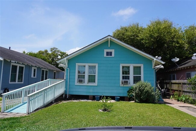 4728 Avenue R 1/2 in Galveston, TX - Building Photo - Building Photo