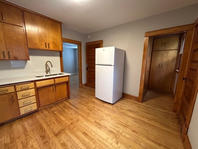 512 8th Ave NE, Unit 512 8th Ave NE Unit 2 in Minneapolis, MN - Building Photo - Building Photo