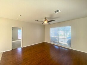 10918 Toscana Isle in San Antonio, TX - Building Photo - Building Photo