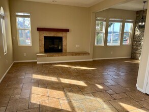 1390 Isabella Way in Vista, CA - Building Photo - Building Photo