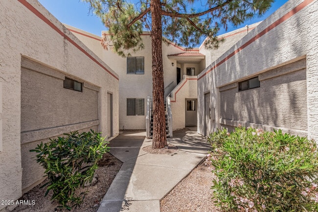 985 N Granite Reef Rd in Scottsdale, AZ - Building Photo - Building Photo