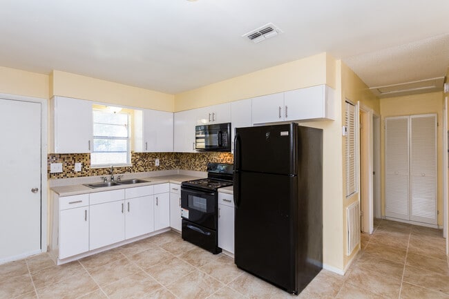 2239 Bryan St in Kissimmee, FL - Building Photo - Building Photo