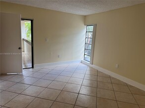 9040 SW 125th Ave in Miami, FL - Building Photo - Building Photo