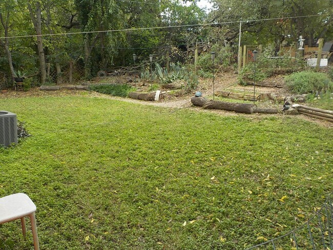 1501 Kirkwood Rd in Austin, TX - Building Photo - Building Photo