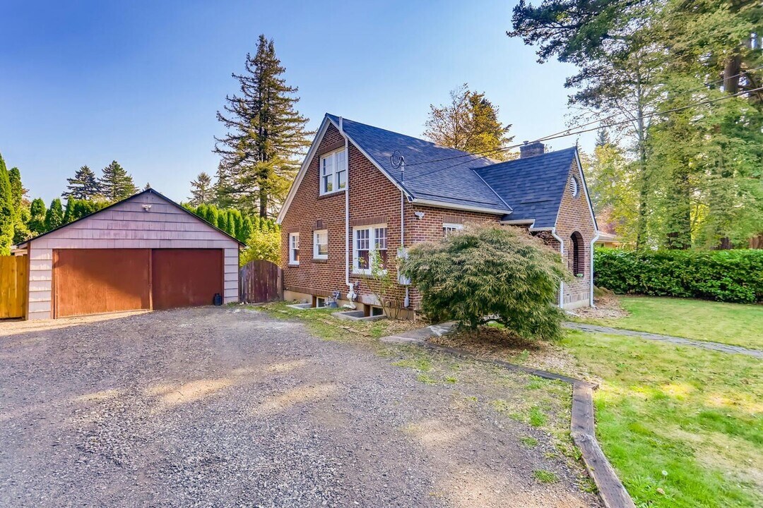 2628 SE 157th Ave in Portland, OR - Building Photo
