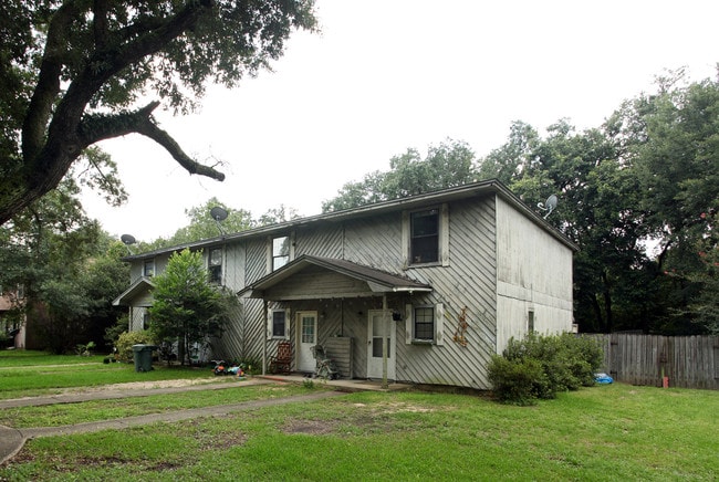 8131-8137 Stonebrook Dr in Pensacola, FL - Building Photo - Building Photo