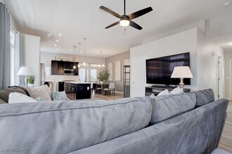 755 Cam Del Ray in Henderson, NV - Building Photo - Building Photo