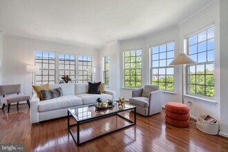 500 Overlook Park Dr in Oxon Hill, MD - Building Photo - Building Photo