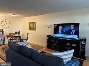 441 Tomlinson Rd in Philadelphia, PA - Building Photo - Building Photo