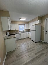305 Helena Ct in Sanford, FL - Building Photo - Building Photo