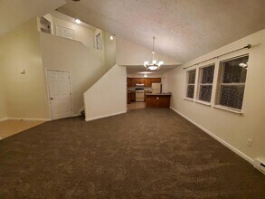 2069 Rolling Meadows Ln, Unit 2069 in Akron, OH - Building Photo - Building Photo