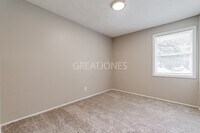 1450 Wyman St NE photo'