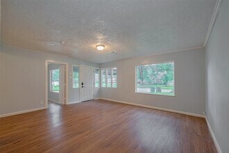 4906 Larkspur St in Houston, TX - Building Photo - Building Photo