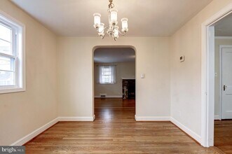 1300 N Taylor St in Arlington, VA - Foto de edificio - Building Photo