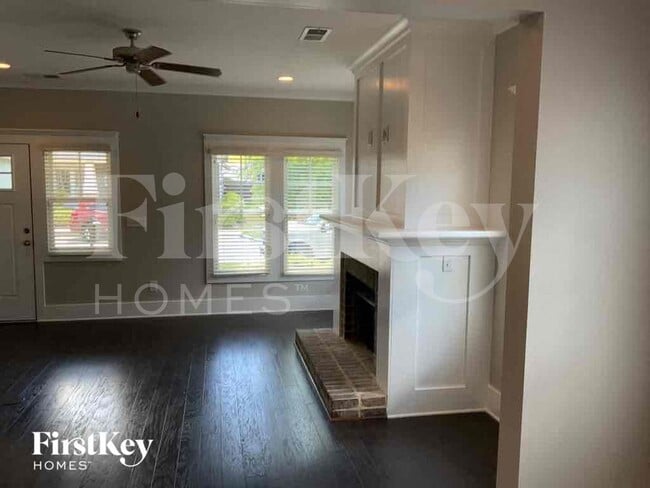 3330 Sawyer Dr in Hoover, AL - Foto de edificio - Building Photo