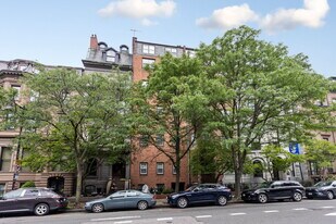 122 Beacon St, Unit 6 in Boston, MA - Building Photo