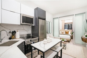 317 E 78th St in New York, NY - Building Photo - Building Photo