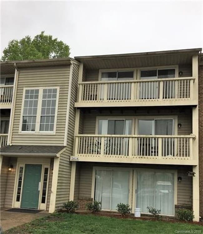 property at 1614 Arlyn Cir