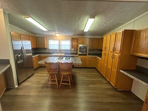 4060 Yellow Creek Trail in Cumming, GA - Foto de edificio - Building Photo