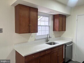 702 Brandon Cir in Waldorf, MD - Building Photo - Building Photo