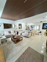 961 Swan Ave in Miami Springs, FL - Building Photo - Building Photo
