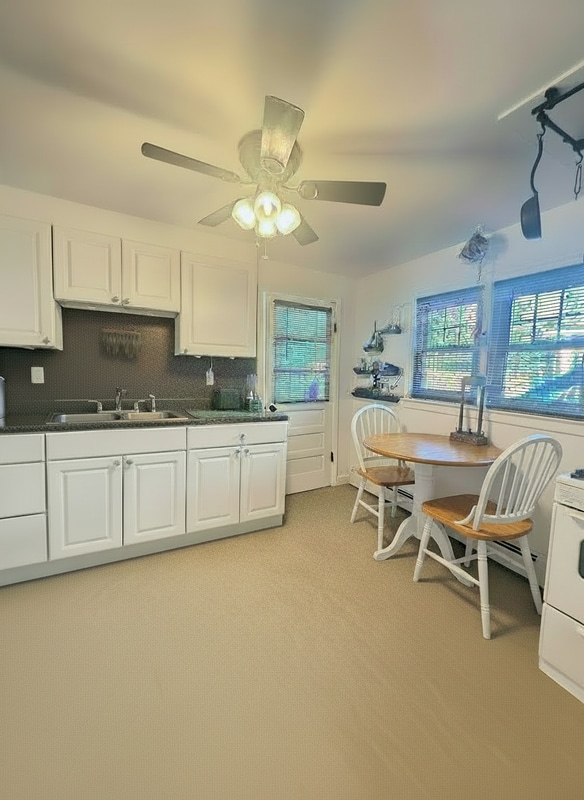 30 Cedar St in Amityville, NY - Building Photo - Building Photo