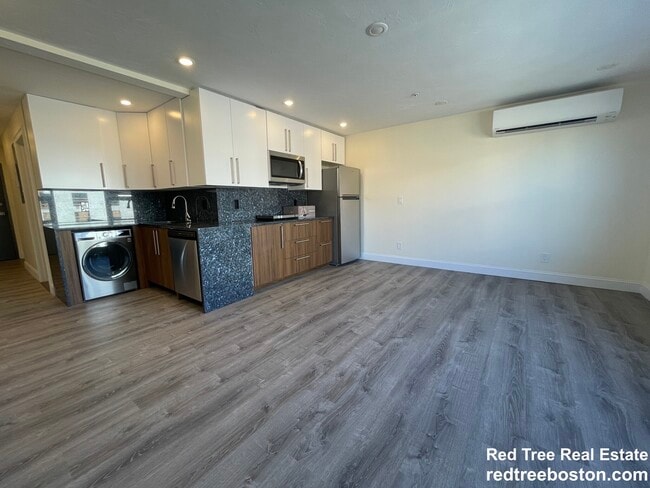 property at 1028a Commonwealth Ave