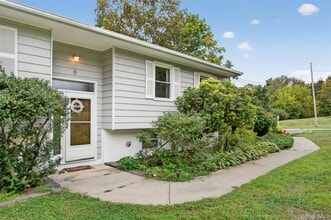 8 Perkinsville Rd in Highland, NY - Building Photo - Building Photo