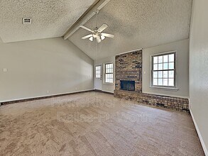 2510 Valley View Dr in Corinth, TX - Foto de edificio - Building Photo