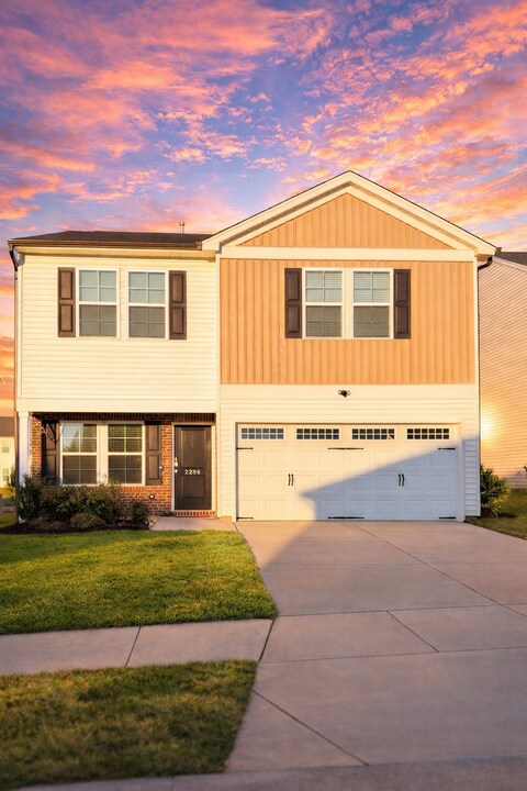 2286 Beechwood View Dr in Winston-Salem, NC - Building Photo