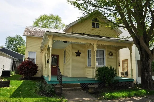 property at 614 N Main St