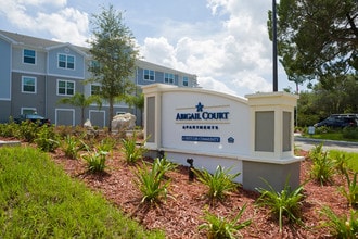 Abigail Court in Port Richey, FL - Foto de edificio - Building Photo