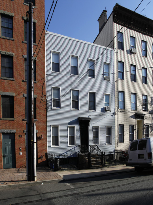 311 Monroe St in Hoboken, NJ - Building Photo