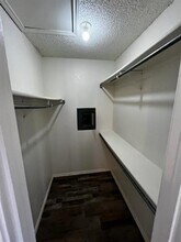 5750 Phoenix Dr in Dallas, TX - Building Photo - Building Photo