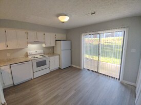 33 Fonda Dr in Lynchburg, VA - Building Photo