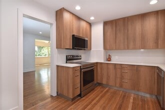 120 Scarsdale Rd in Yonkers, NY - Building Photo - Building Photo