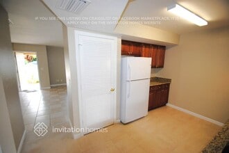 212 SE 43rd Terrace in Cape Coral, FL - Foto de edificio - Building Photo