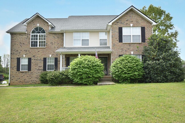 property at 850 Nandina Ct
