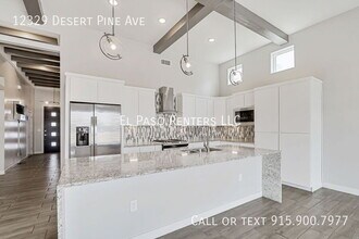 12329 Desert Pine Ave in El Paso, TX - Foto de edificio - Building Photo