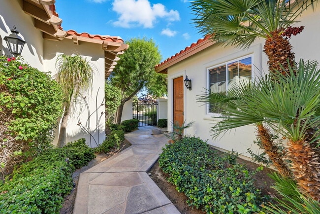 49463 Vía Conquistador in La Quinta, CA - Building Photo - Building Photo