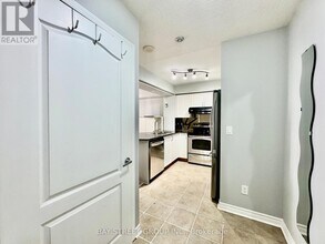 4080 Living Arts Dr in Mississauga, ON - Building Photo - Building Photo